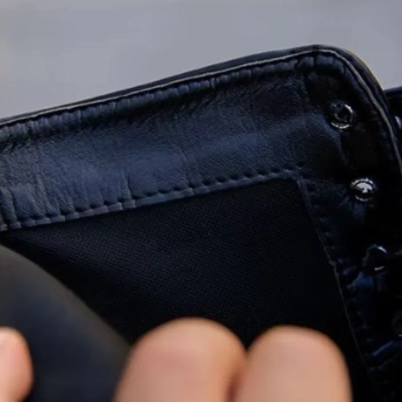 Bild 6 — Svarta ankelstövlar med hög klack