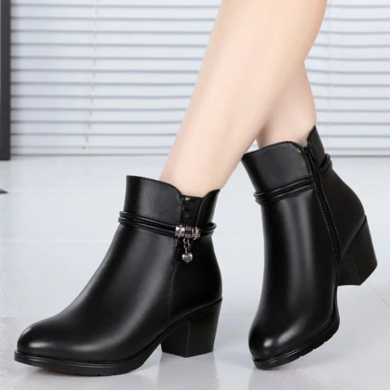 Bild 6 — Svarta PU ankelboots med 5 cm klack